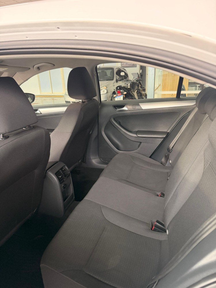 Volkswagen Vento Advance 2.0 115cv — foto 6